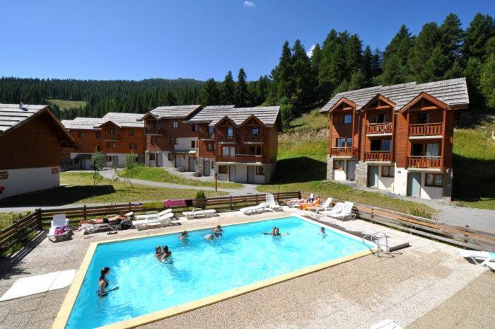 ピュイ・サン・ヴァンサンLes Chalets Du Parc Aux Etoiles - Cimes Et Neigeアパートメント エクステリア 写真